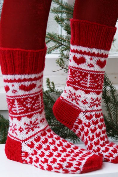 30-free-best-velvet-christmas-crochet-stockings-pattern-ideas-2020